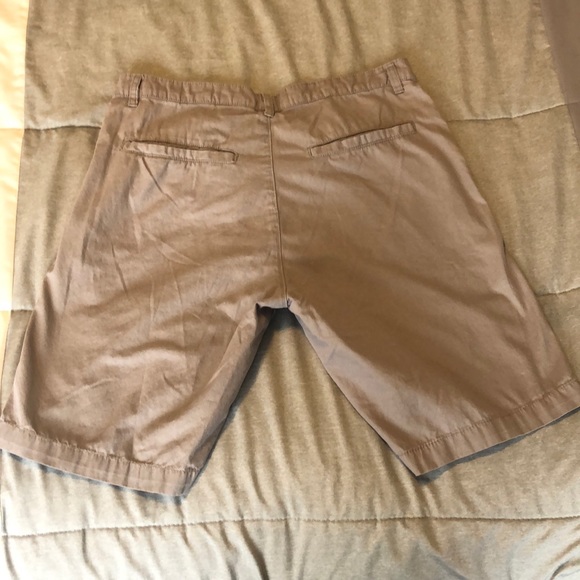 H&M Cargo Shorts, Size 30 - Picture 2 of 4